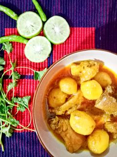 দেশি মুরগির ঝোল (desi moorgir jhol recipe in Bengali) রেসিপির প্রধান ছবি