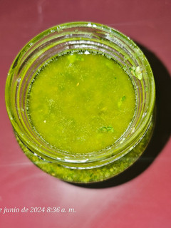 Una foto de Pesto de rúcula y menta