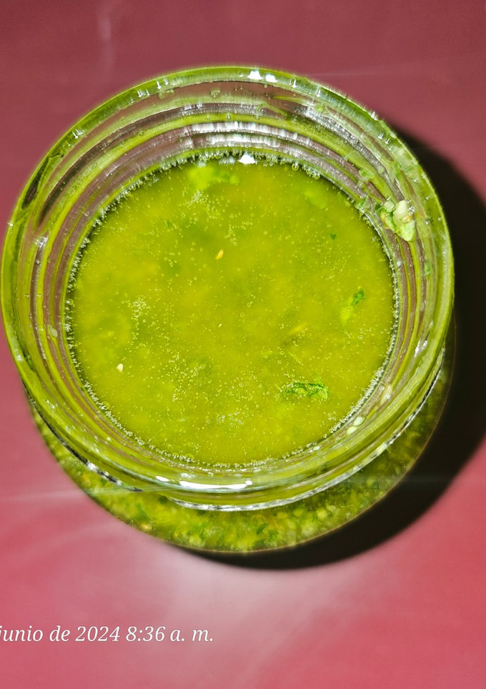 Una foto de Pesto de rúcula y menta