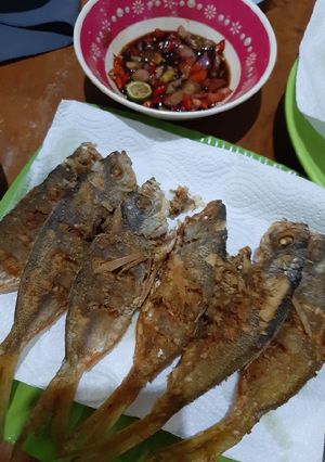 Foto resep Ikan Ekor Kuning Goreng dan Sambel Kecap