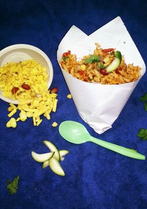 A picture of Schezwan bhel.