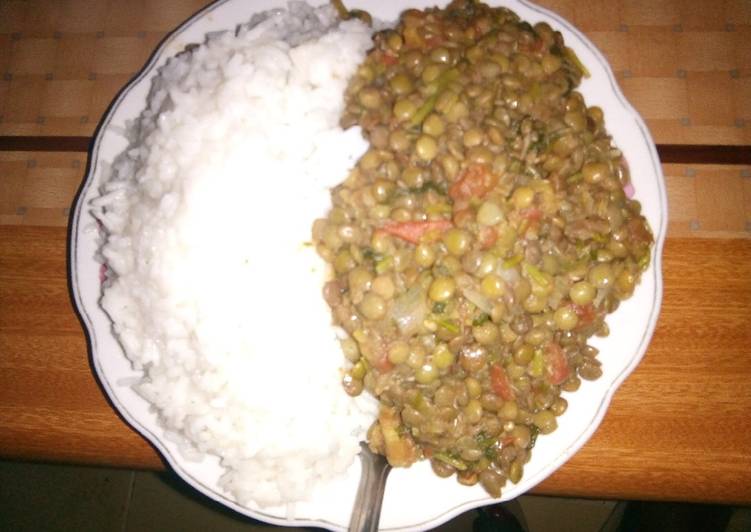 Plain Rice And Western Ndengu Stew Recipe By Rachel Cookpad