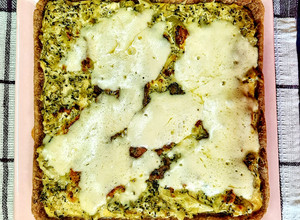 Una foto de Tarta de brócoli y queso con masa casera integral en la Flip