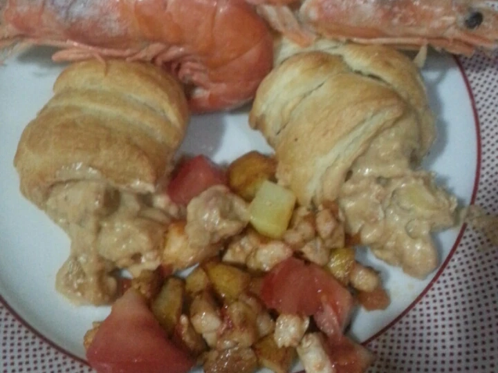 Cómo Hacer Cucurucho de hojalde relleno de mar y tierra con bechamel  que Muy delicioso