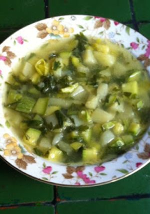 Una foto de Sopa de vegetales verdes