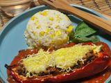 Töltött kápia paprika, kukoricás rizzsel, gyömbéres,spenótos paradicsommártással (vegán)