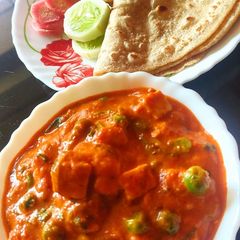 A picture of Matar Paneer.