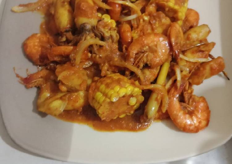 Seafood mix saus pedas