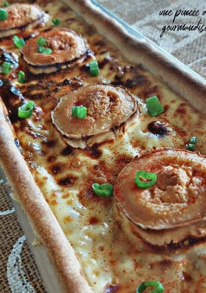 Une photo de Tarte oignons, chèvre et moutarde au miel