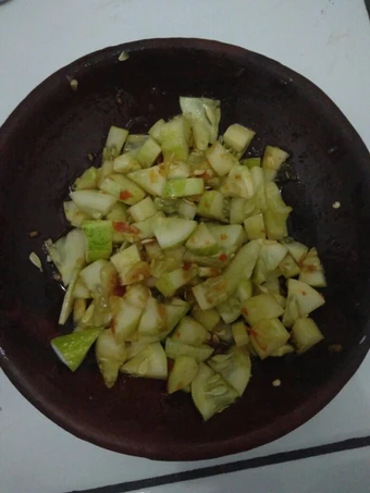 Cara Sederhana Menyiapkan Resep  4. Rujak Timun yang Lezat, Bisa Manjain Lidah