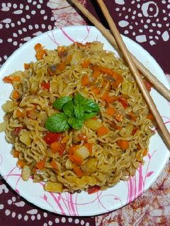 মশলা ম্যাগি (masala maggi recipe in Bengali) রেসিপির প্রধান ছবি