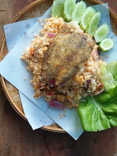 รูปของ ข้าวผัดน้ำพริกปลาสลิด
