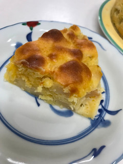 A picture of Apple cake.