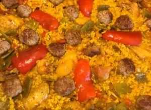 Foto principal de Paella valenciana de carne, albóndigas y verdura variada
