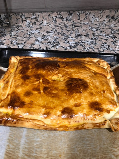 Una foto de Empanada de pisto, atún y huevo