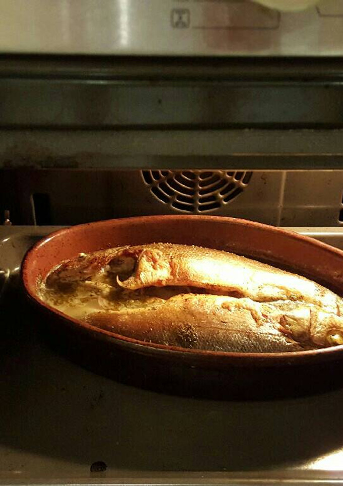 Una foto de Lubina al horno