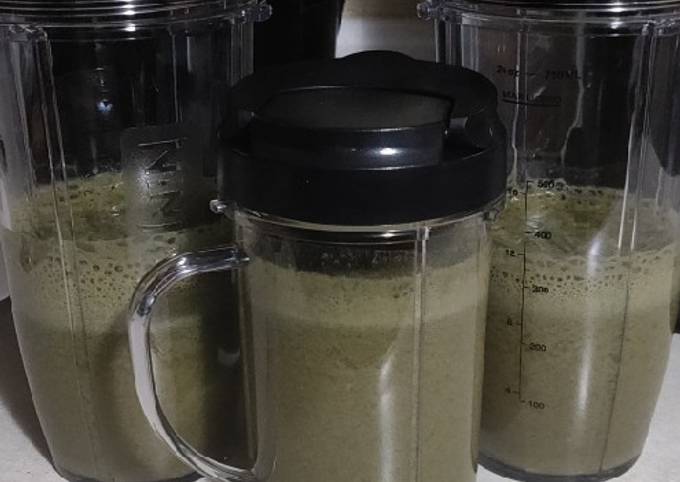 Recipe of Super Quick Homemade Corey&#39;s Green Fruit Smoothie