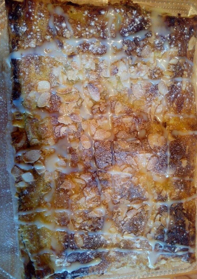 Una foto de Hojaldre relleno de Nocilla, plátano y manzana