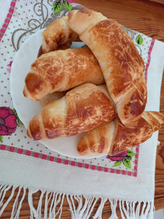 Sajtos sós kifli :) recept fotója