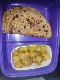 मसाला आलू(aloo masala recipe in hindi) रेसिपी मुख्य फोटो