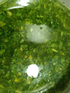 Una foto de Aceite de ajo y perejil