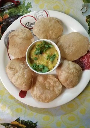 பூரி, உருளைக்கிழங்கு மசால் (Poori urulaikilanku masal recipe in tamil) செய்முறை முக்கிய புகைப்படம்