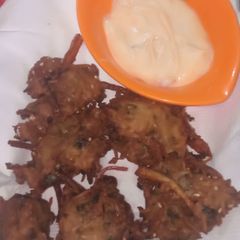 Knor Noodels ke pakorrey A picture of Knor Noodels ke pakorrey.