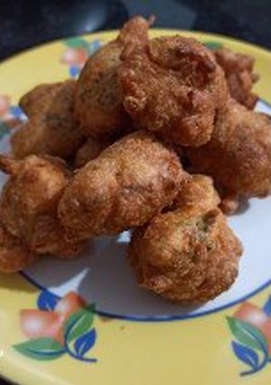 A picture of Onion bonda.