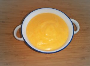 Vörös cheddar sajtszósz recept fotója