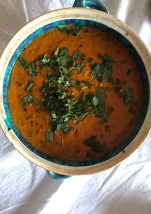 Una foto de Curry de lentejas negras