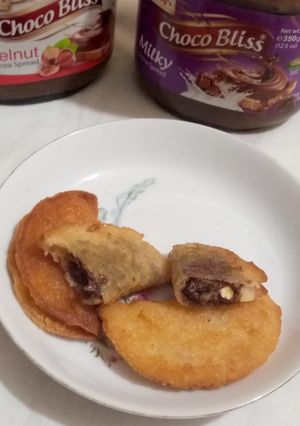 A picture of Mini Choco Bread Samosa.