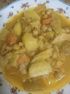 Una foto de Guisado de verduras con garbanzos