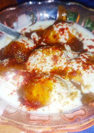 દહીં વડા (Dahi vada Recipe in Gujarati) રેસીપી મુખ્ય ફોટો