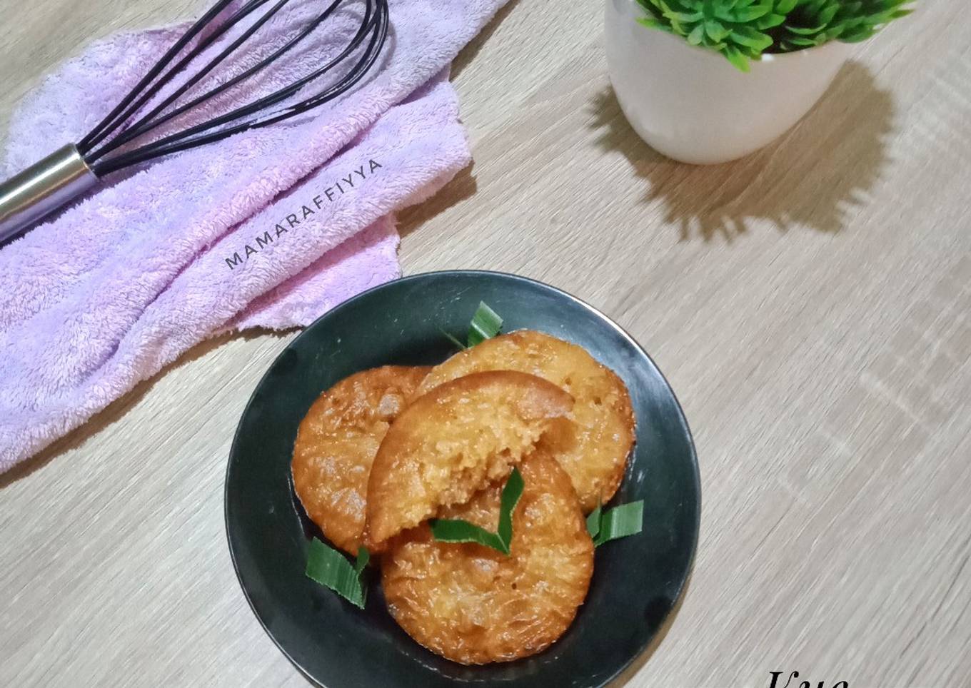 Kue cucur empuk bersarang