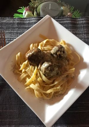 Gombás-kapros húsgolyók recept fotója