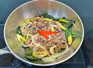 Hình của món Bò Hấp Tía Tô.