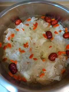 白木耳紅棗枸杞甜湯(脆脆口感) 的食譜成品照片