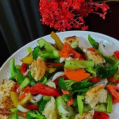 A picture of Roasted Bell Pepper Salad.