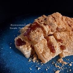Warabi mochi A picture of Warabi mochi.
