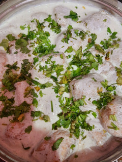 दही बड़ा (dahi bada recipe in hindi) रेसिपी मुख्य फोटो