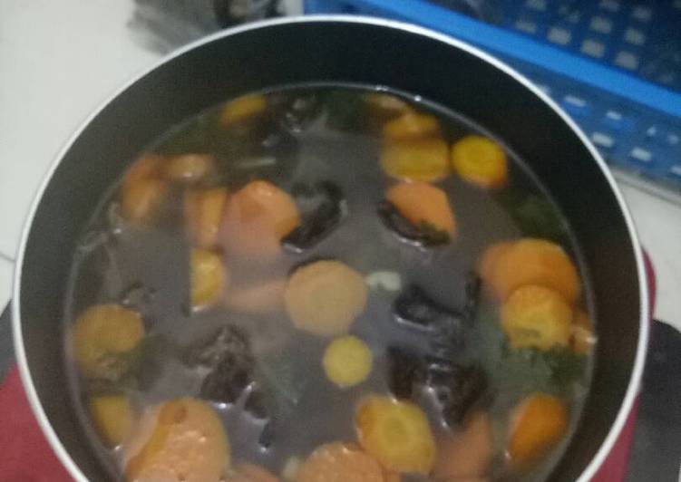 Sup jamur hitam ala ala diet