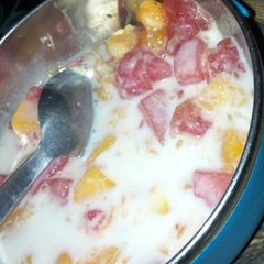 A picture of Creamy fruit salad.