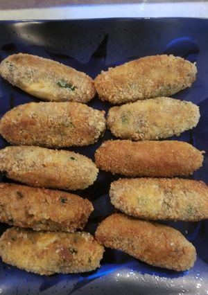 A picture of Resha kabab.