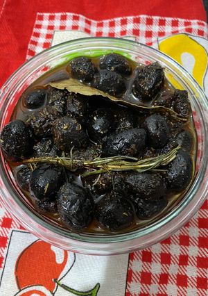 صورة لوصفة زيتون اسود مشرمل