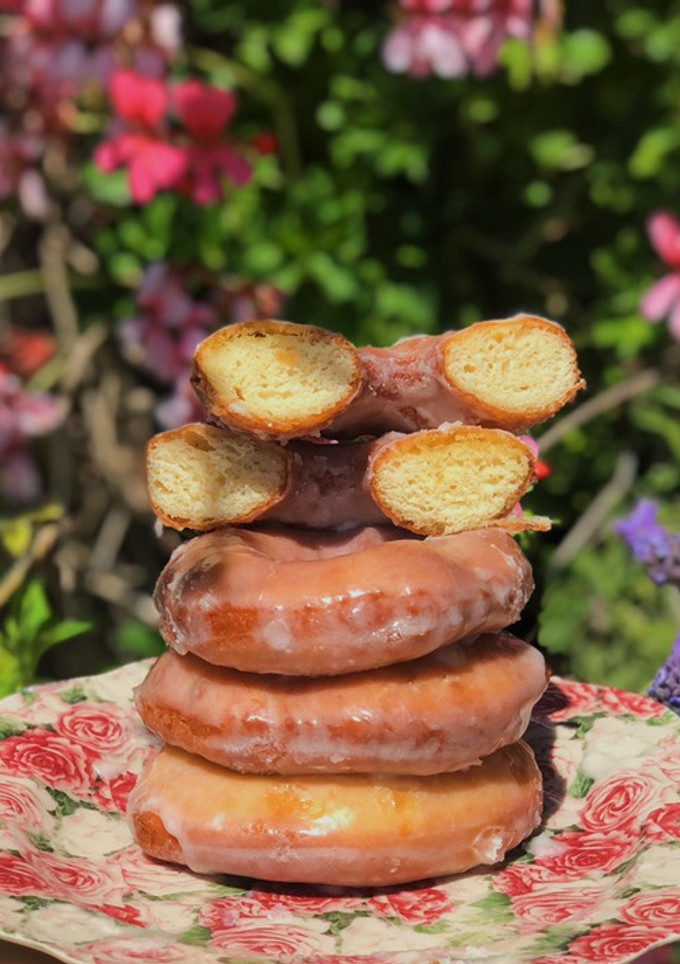 Una foto de Donuts glaseados