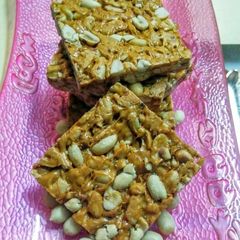 A picture of Peanut gur chikki with ginger/sonth.