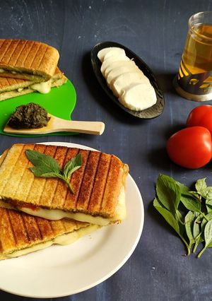 A picture of Caprese pesto grilled sandwich.