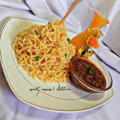 A picture of Noodles.