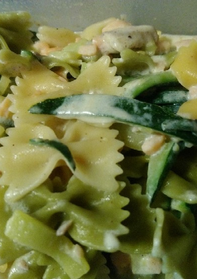Una foto de Pasta con salmón
