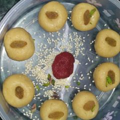 A picture of Til Bhugga (Mawa aur TIL ke Laddoo).